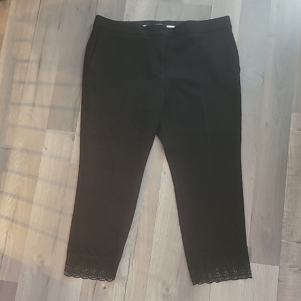 Ann Taylor Ankle Capri Lace Bottom Black Petite Pants Size 12